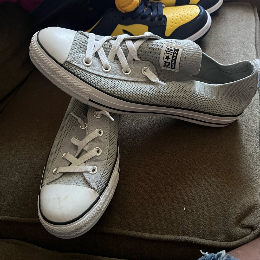 Women's converse size 11